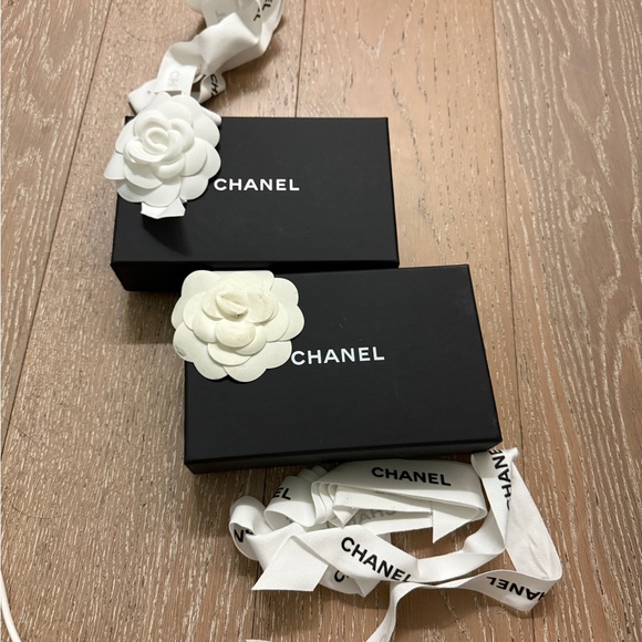 Chanel boxes 
2 available 
With Camilla and ribbons - Picture 2 of 3